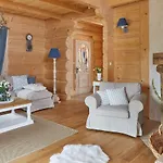 Osada Maruszyna Chalet *